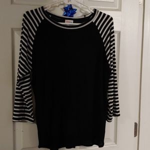 Medium 3/4 Sleeve Raglan Tshirt